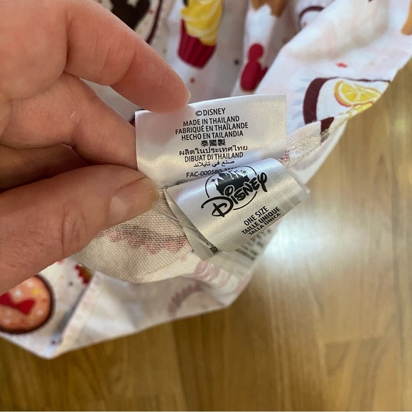 Disney Minnie Mouse Full Child’s Apron Baking Pink Embroidered Adjustable Neck - Picture 9 of 9